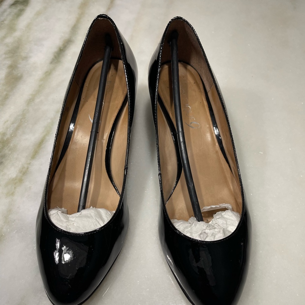 Boutique9 size 10 black patent, leather, wedge shoe.